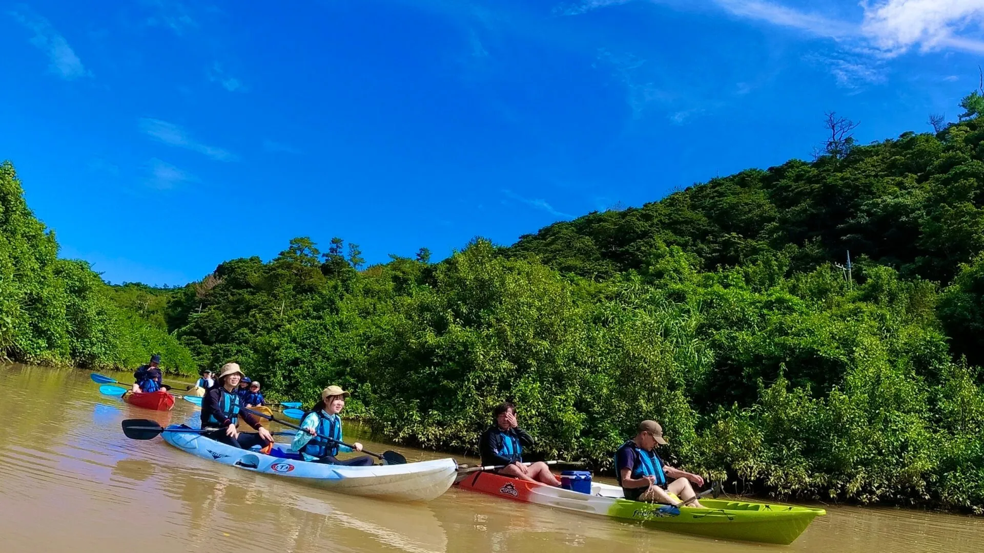 仲間とマングローブカヤックツアー@やんばる